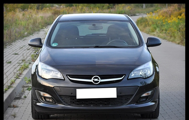 Opel Astra cena 37500 przebieg: 139000, rok produkcji 2014 z Siedlce małe 631